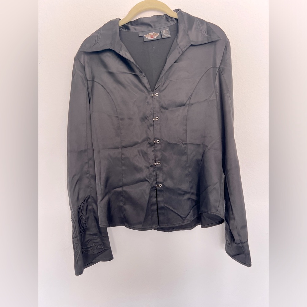 Satin front closure Harley fitted shirt.